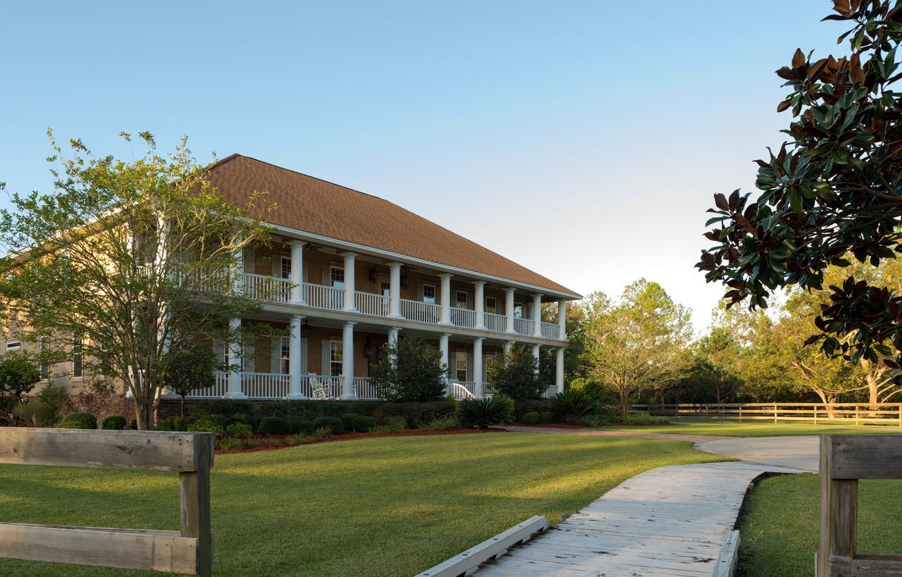 Horse Stamp Inn Waverly Экстерьер фото